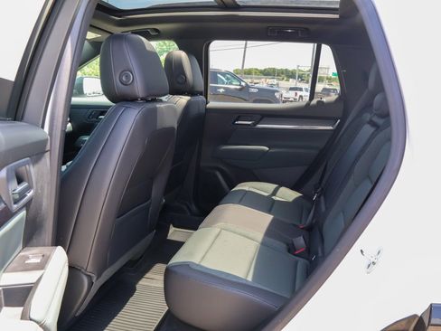 New 2026 GMC Terrain AT4 w/ Technology Package II AWD/4WD image 11