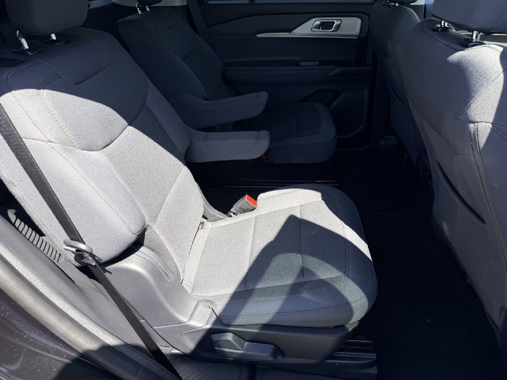 New 2026 Ford Explorer Active RWD image 12