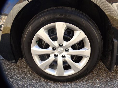 Used 2021 Toyota Corolla LE FWD image 8