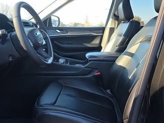 Used 2023 Jeep Grand Cherokee 30th Anniversary video 4