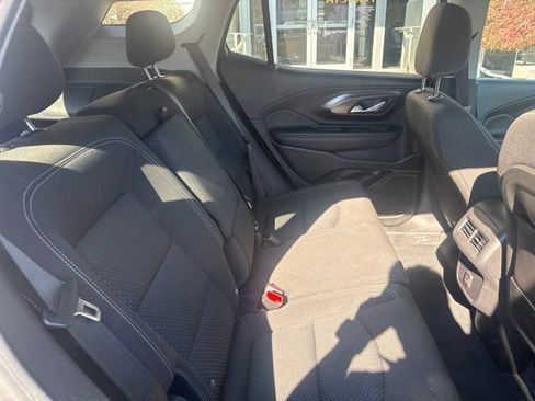 Used 2024 GMC Terrain SLE AWD/4WD image 25