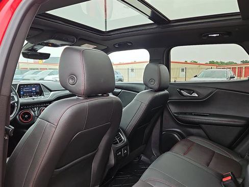 Used 2021 Chevrolet Blazer RS w/ Enhanced Convenience Package FWD image 9