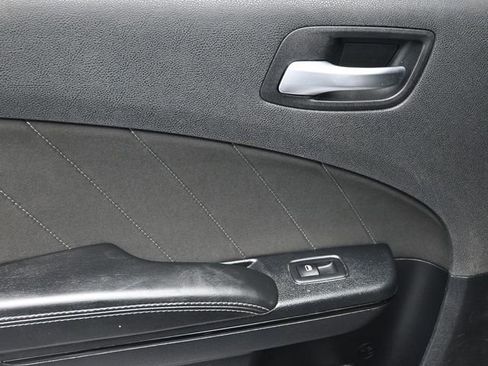Used 2020 Dodge Charger SXT w/ Blacktop Package image 15