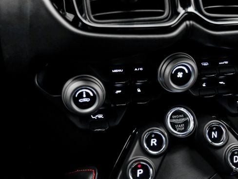 Used 2019 Aston Martin V8 Vantage Coupe image 67