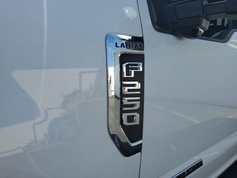 Used 2018 Ford F250 Lariat image 16