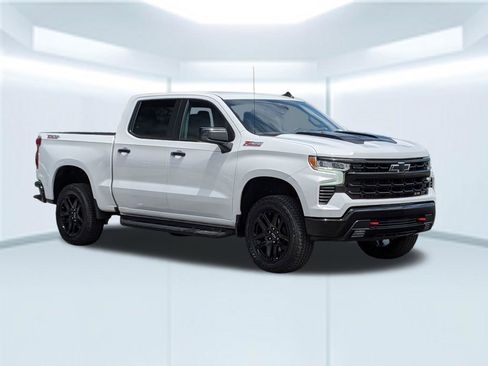 Used 2025 Chevrolet Silverado 1500 LT Trail Boss AWD/4WD image 9