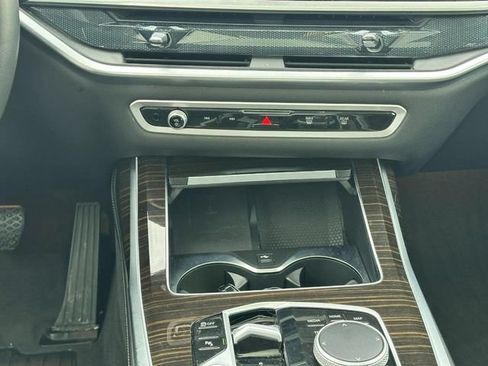 Used 2025 BMW X7 xDrive40i AWD/4WD image 23