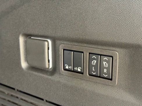 New 2025 Chevrolet Suburban RST w/ RST Capability Package image 7