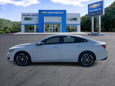 Certified 2024 Chevrolet Malibu LT image 3