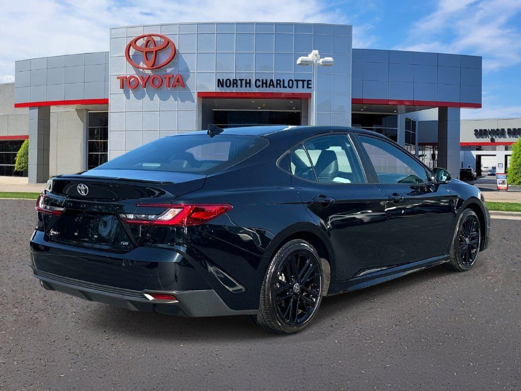 Used 2025 Toyota Camry SE FWD image 7