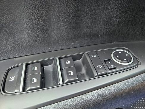 Used 2024 Kia Forte LXS image 32