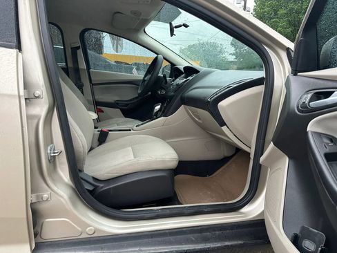 Used 2017 Ford Focus SE FWD image 20