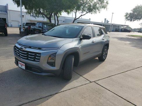 New 2026 Chevrolet Equinox LT FWD image 3
