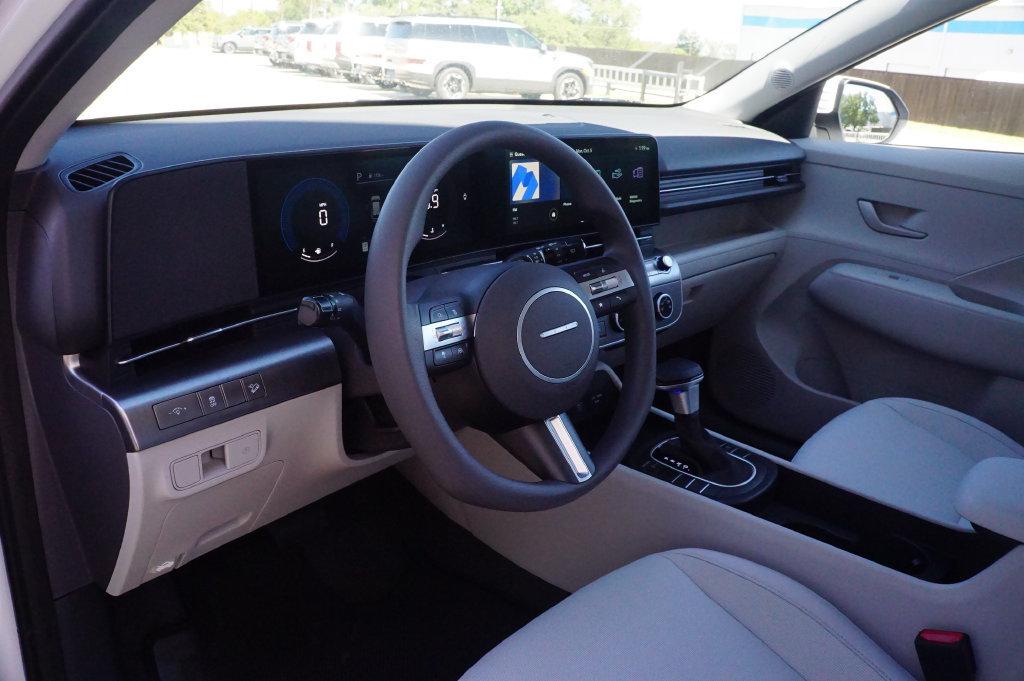 New 2027 Hyundai Kona SE FWD image 18