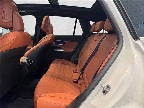 Certified 2025 Mercedes-Benz GLC 300 4MATIC image 17