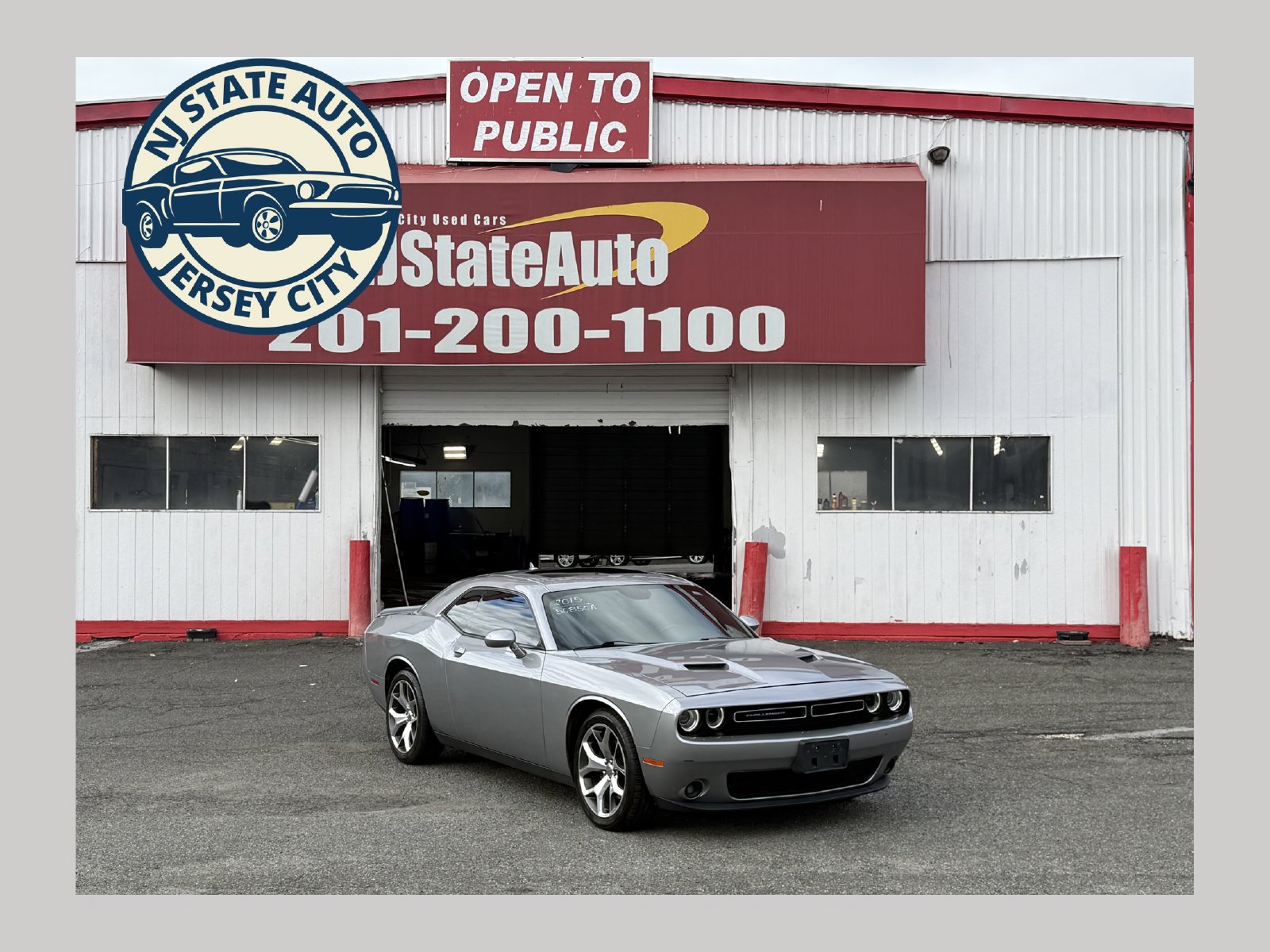 Used 2015 Dodge Challenger SXT Plus RWD image 1