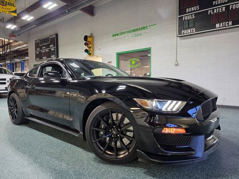 Used 2017 Ford Mustang Shelby GT350 RWD image 16