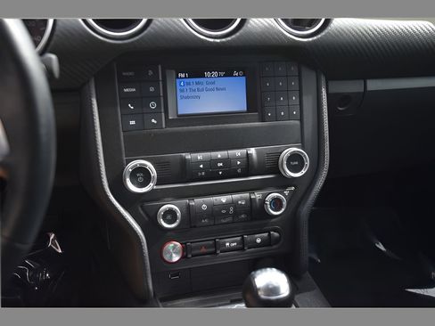 Used 2020 Ford Mustang Coupe RWD image 19