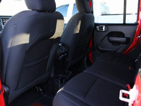 Used 2022 Jeep Wrangler Unlimited Sport image 32