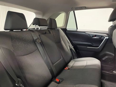 Used 2021 Toyota RAV4 XLE w/ Convenience Package FWD image 13