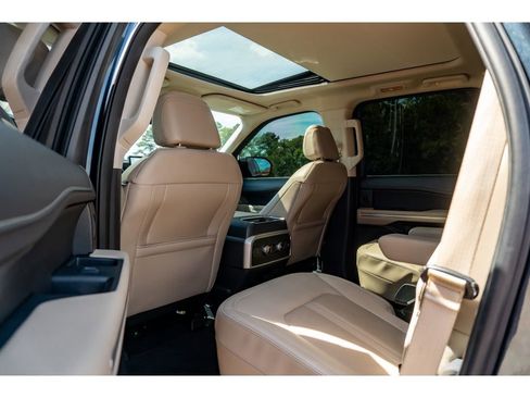 Used 2024 Ford Expedition Limited AWD/4WD image 13