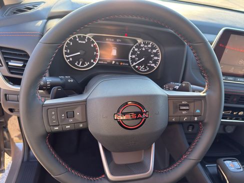 Certified 2025 Nissan Rogue SV image 16