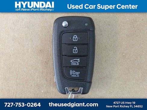 Certified 2025 Hyundai Elantra SE FWD image 30