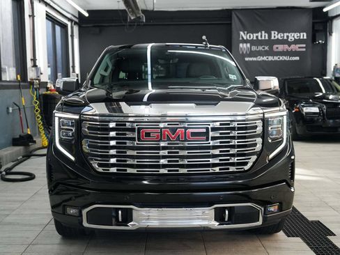Used 2023 GMC Sierra 1500 Denali w/ Denali Reserve Package AWD/4WD image 2