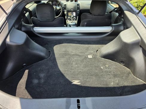 Used 2014 Nissan 370Z Coupe RWD image 11