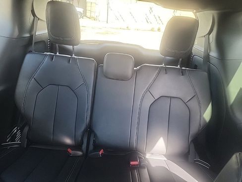New 2026 Chrysler Pacifica Select image 15