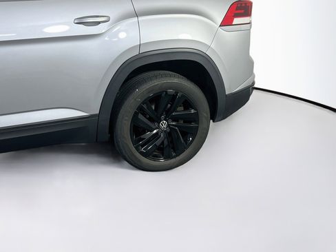 Used 2023 Volkswagen Atlas Cross Sport SE AWD/4WD image 29