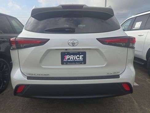 Used 2024 Toyota Highlander XLE image 7