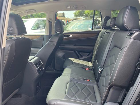 Certified 2026 Volkswagen Atlas SE w/ Panoramic Sunroof Package AWD/4WD image 19