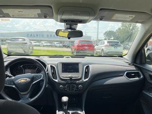 Used 2022 Chevrolet Equinox LT w/ Driver Convenience Package image 27