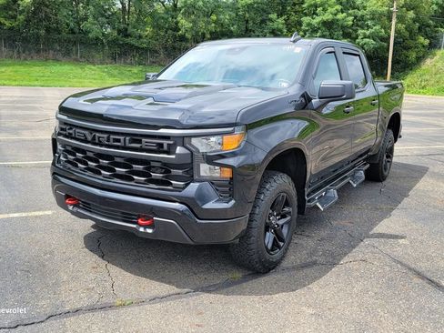 Used 2023 Chevrolet Silverado 1500 Custom Trail Boss w/ LPO, Dark Essentials Package AWD/4WD image 5