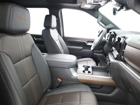 Used 2024 Chevrolet Silverado 2500 High Country w/ High Country Premium Package image 22