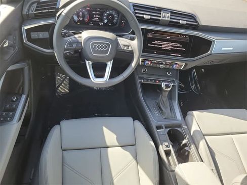 New 2025 Audi Q3 2.0T Premium image 10