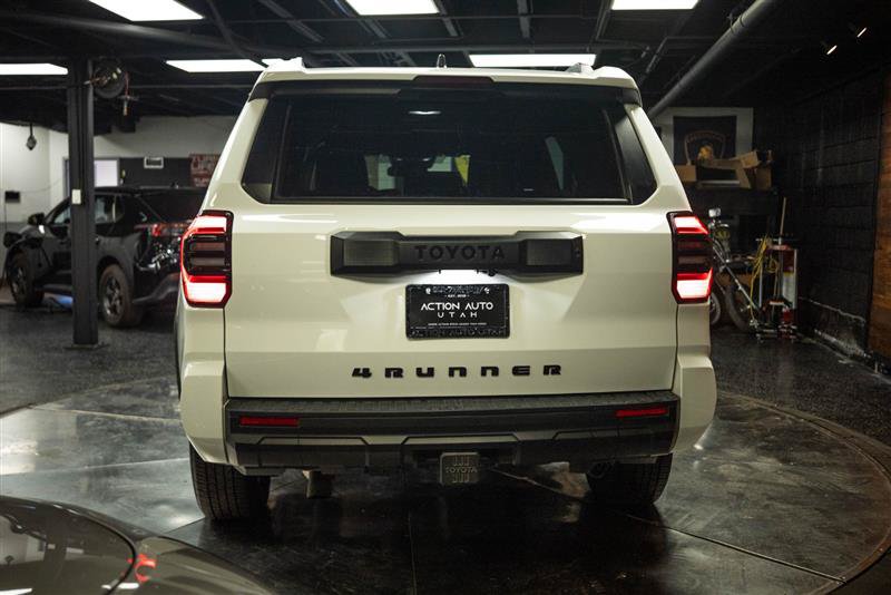 Used 2025 Toyota 4Runner SR5 AWD/4WD image 6