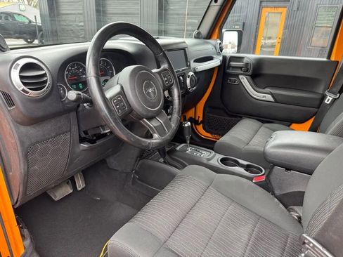 Used 2012 Jeep Wrangler Unlimited Sahara w/ Connectivity Group image 5