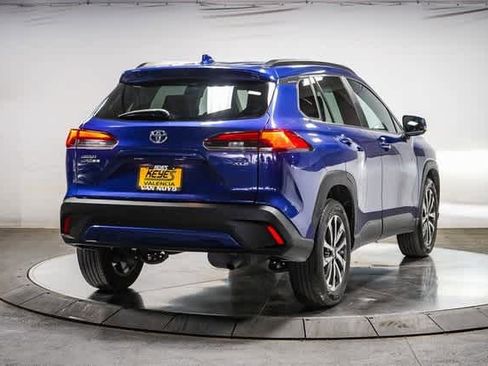 Certified 2024 Toyota Corolla Cross XLE image 5