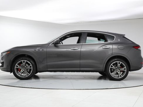 Certified 2023 Maserati Levante GT AWD/4WD image 2