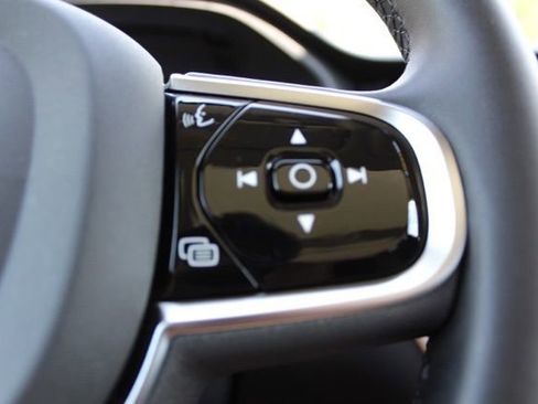 Certified 2023 Volvo XC60 T8 Plus w/ Climate Package AWD/4WD image 32