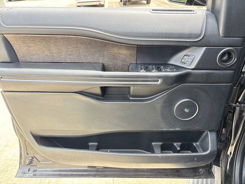 Used 2018 Ford Expedition Limited w/ Equipment Group 302A RWD image 16