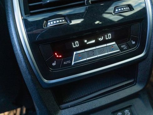 Used 2022 BMW X7 M50i w/ Dynamic Handling Package image 24