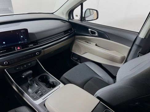 New 2026 Kia Carnival LX FWD image 23