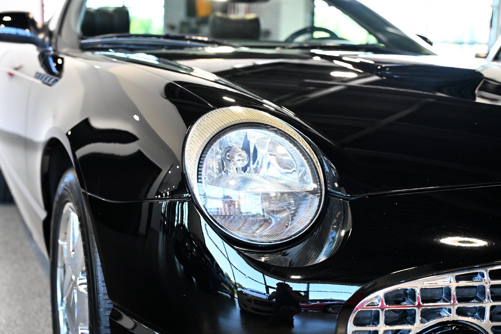 Used 2002 Ford Thunderbird RWD image 12