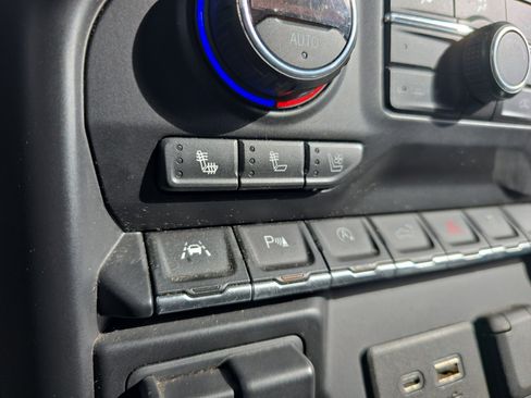 Used 2019 Chevrolet Silverado 1500 LTZ w/ LTZ Convenience Package image 30