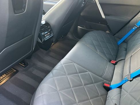 Used 2023 BMW iX M60 image 12