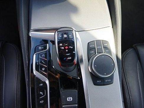 Used 2019 BMW M5 image 21