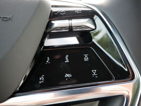 New 2026 Cadillac Vistiq Sport w/ LPO, Floor Liner Package AWD/4WD image 24